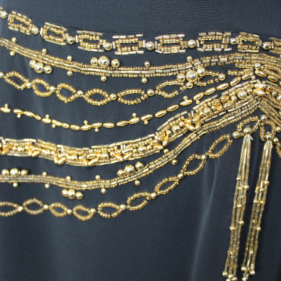 Black Dress with Sow in wait decoration - Picture 4 of 4